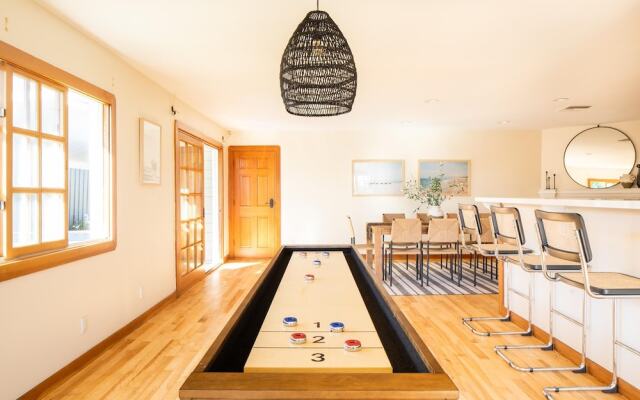 Sebastian by AvantStay | Malibu Home w/ Pool, Hot Tub & Ocean Views - Sleeps 16