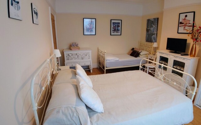 Gorgeous 4-bed House in Bexhill-on-sea, sea Views