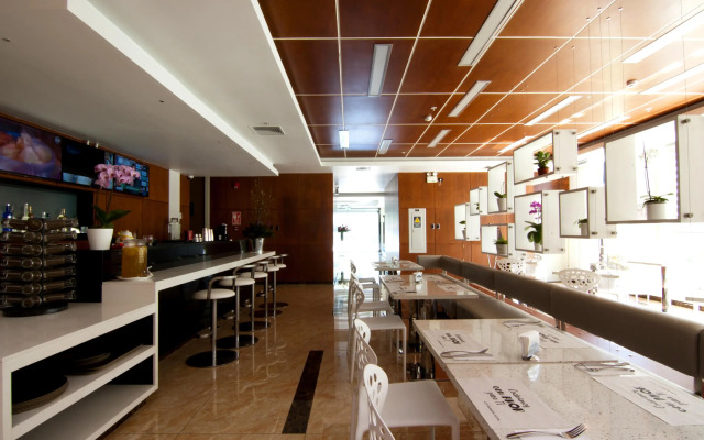 LYZ Business Hotel