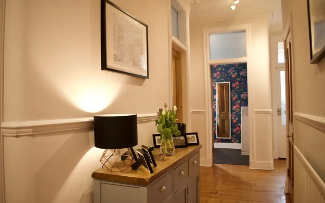 Stylish 1 Bedroom Edinburgh Home