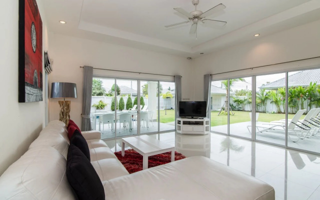 Hua Hin Pool Villa with 4 Bedrooms L50
