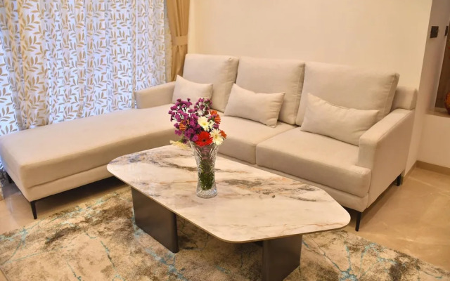 Luxuryhouse-3br-free Car & Driver-balcony-wifi