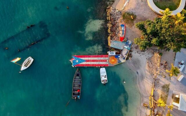 2-BR Modern Oceanfront Apt Steps from Playa Sucia