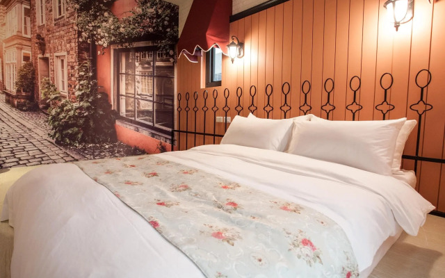 Happiness station B&B