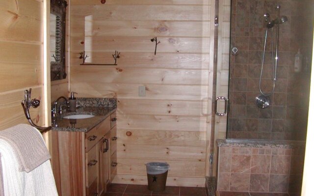 Cooperstown Lakeview Lodge