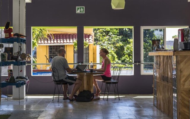 Guacamundo Beach Hostel
