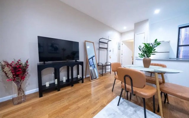 3 Bedroom Apartment Located In Manhattan