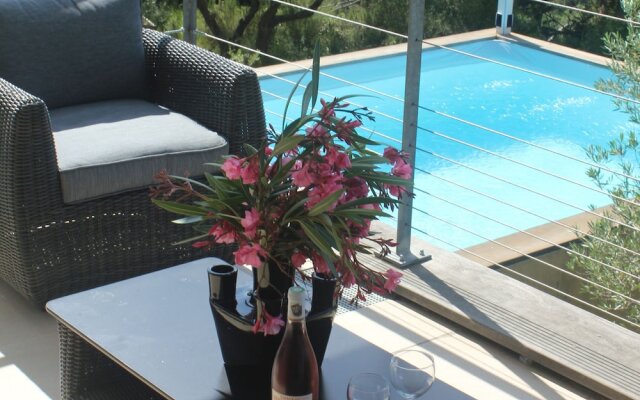 Luxurious Villa in Rochefort-du-gard With Private Pool