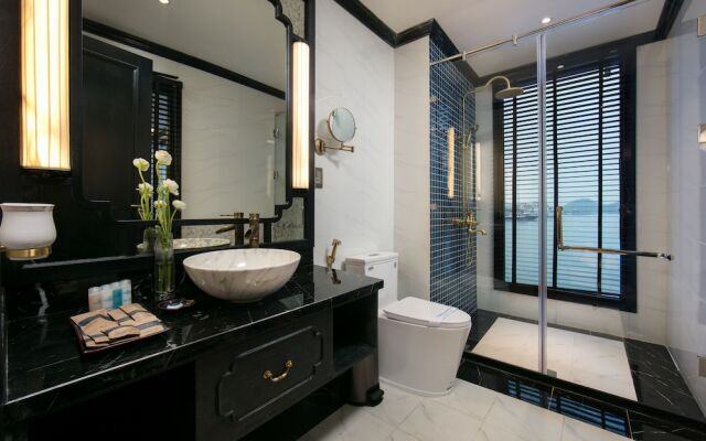 Lapinta Luxury Cruises