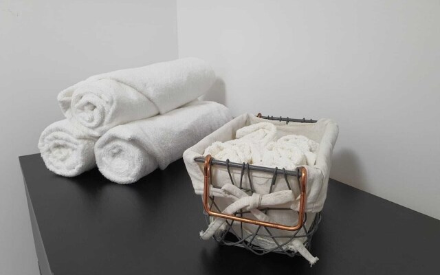 Ridgeback Shir House