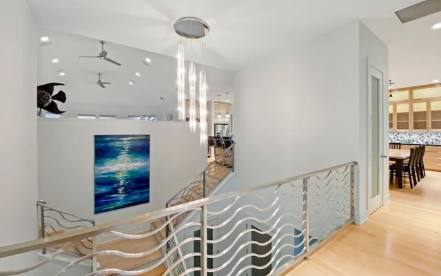 1893bays 5 Bedroom Home