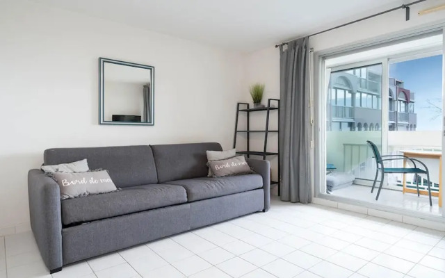 Cosy Apartment in Agde Near Sand Beach