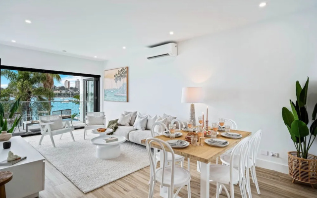 Coconut Apartment at Palm View Collective – Guest Rooms – Sydney