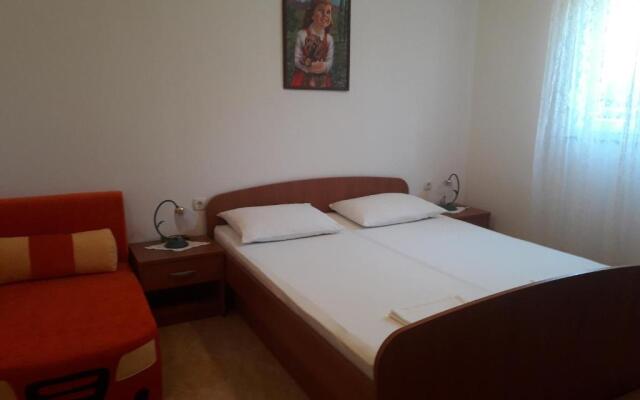Apartmani Roza Lopar