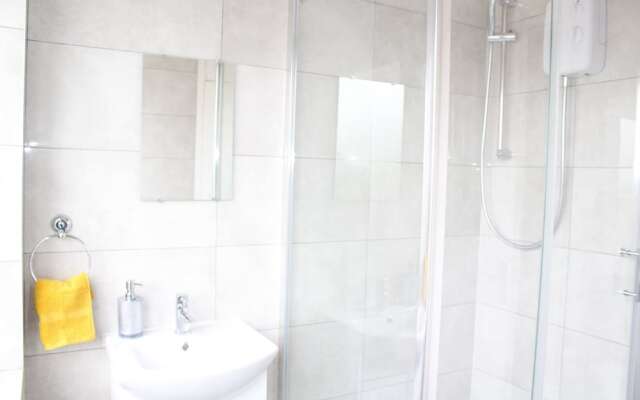 Captivating 3-bed House in Newcastle Upon Tyne