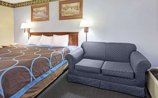 Super 8 by Wyndham Suwanee