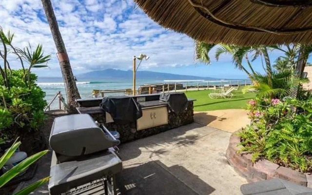 Kaleialoha #214 1 Bedroom 1 Bathroom Condo by Redawning