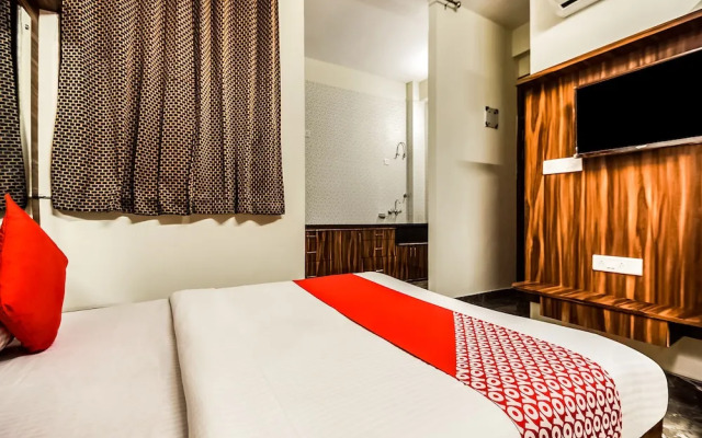 OYO 30911 Eleven 43 Suites