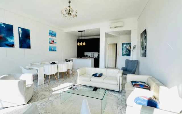 Spacious 3 BR flat Nice center - magnificent view-parking
