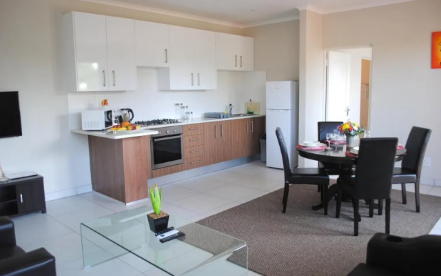 86 Edison Guest Lodge