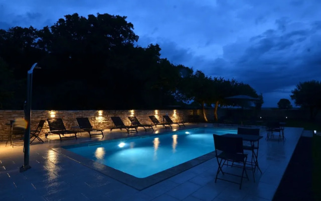 Tranquil Getaway With Shared Pool in Bale