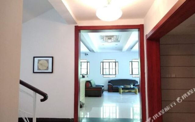 Yaoli Wolongtan Hotel