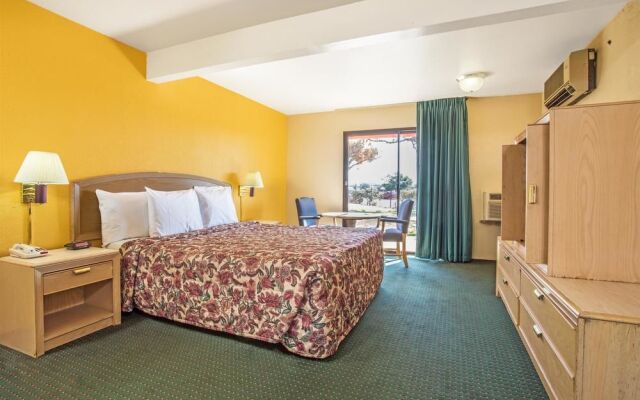 Travelodge By Wyndham Turlock