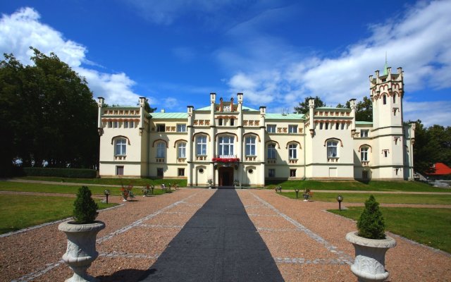 Paszkowka Palace