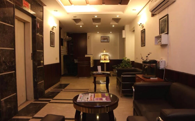 FabHotel First Star HUDA Metro