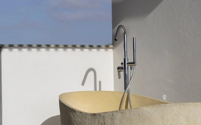 Esmeralda Cotillo Homes by LIVVO