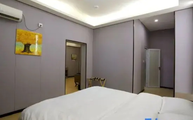 Yining Yimu Business Hotel