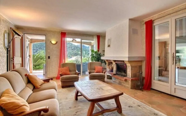 Magnifique Villa,Calme,Vue dégagée,Piscine,Parking,Wifi,Clim