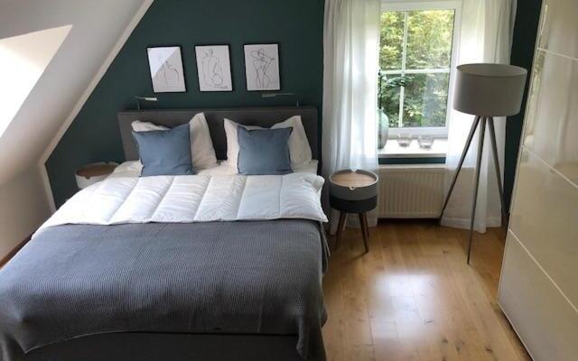 Pool, Pokale, Sauna, Billard, Kirche u. viel Natur