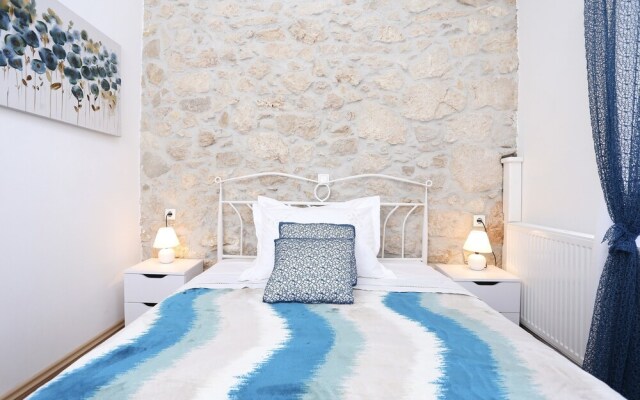 Rustic Stone House Bajeli with Jacuzzi