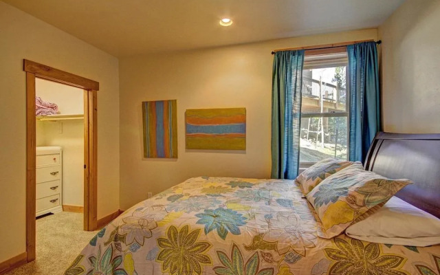 Maggie Point 3 Br condo by RedAwning