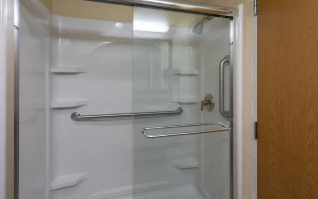 Hospitality Inn & Suites