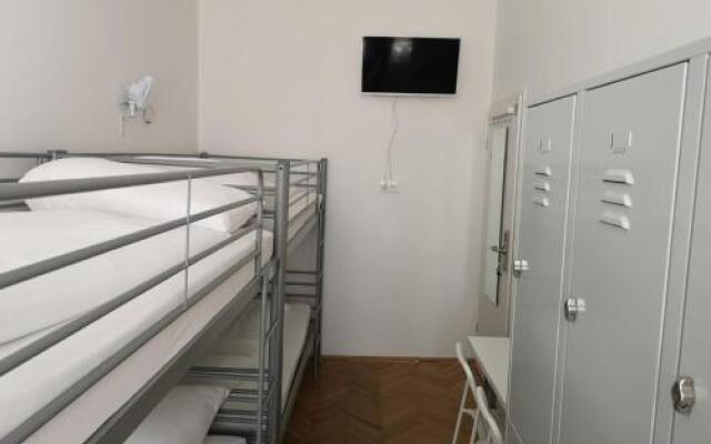 CH-Wellness Apartments & Rooms