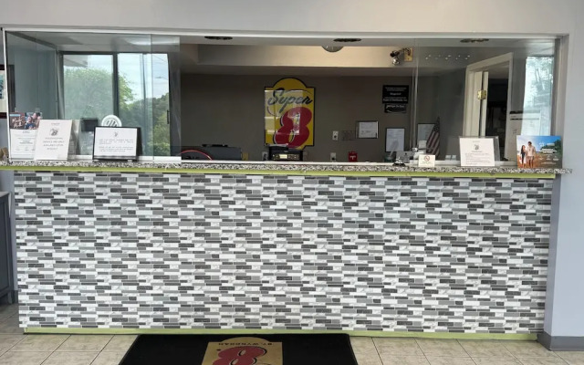 Super 8 By Wyndham Manassas