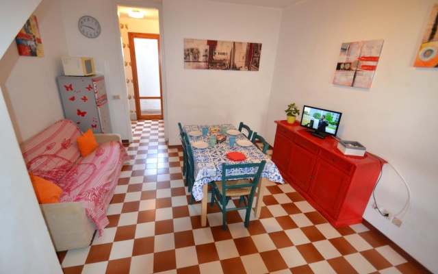 Comfy Flat With Garden and Pool