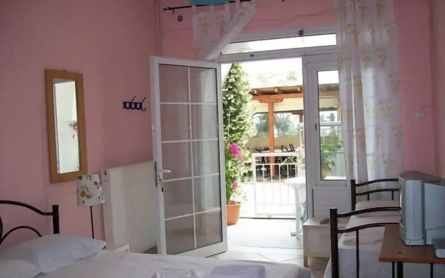 Paschalia Sea View Studios