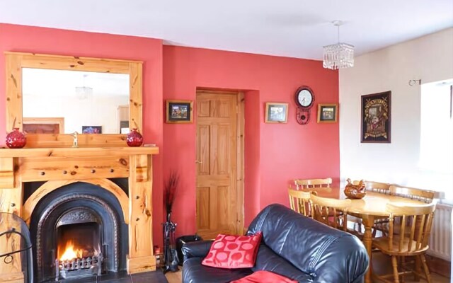 Cosy Cottage with open fire