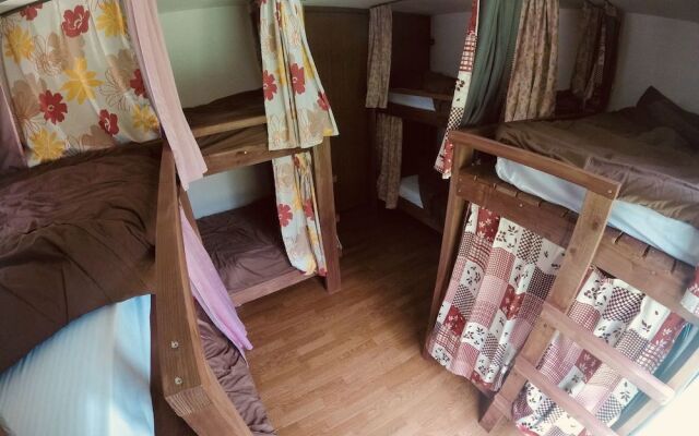 Guest House Waraenmon - Hostel