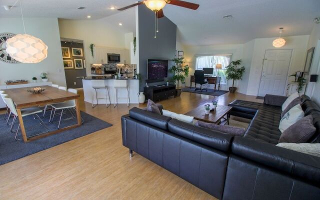 Three Bedroom Golf & Family poolhome 1571 home