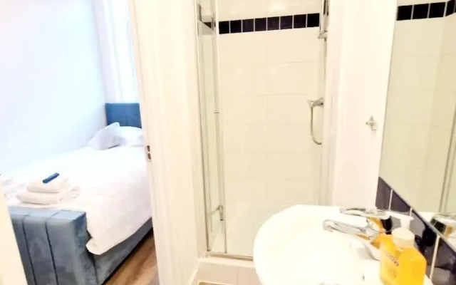 Crendon House Boutique Hotel