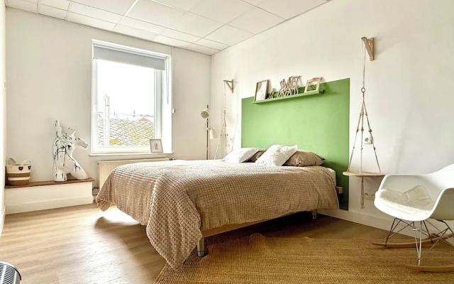 Spacious duplex in the center