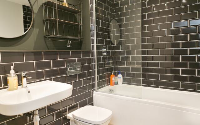 Stylish warehouse apartment in Central Cardiff