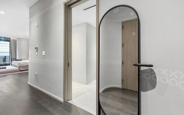 SLS Lux King Suite