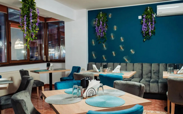 Hotel Roxy & Maryo
