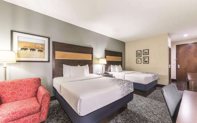 La Quinta Inn & Suites by Wyndham Tulsa - Catoosa Route 66