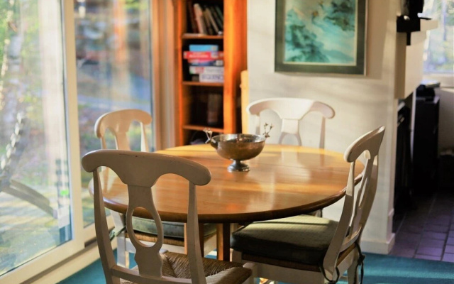 Walk to the Town Square at This Waterville Valley Vacation Condo! Sb13v